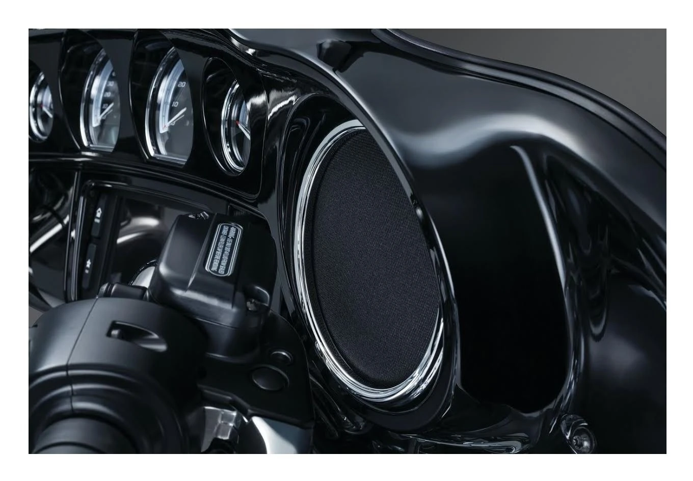 Kuryakyn Corona Front Speaker Grills For Harley Touring 2014-2023 - Image 2